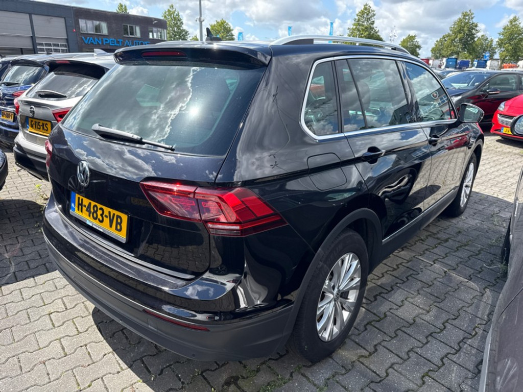 46302354-1.jpg