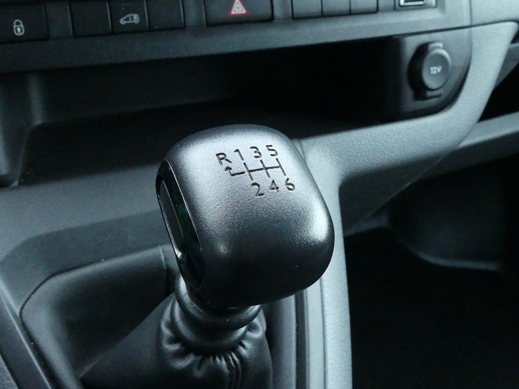 48851576-18.jpg