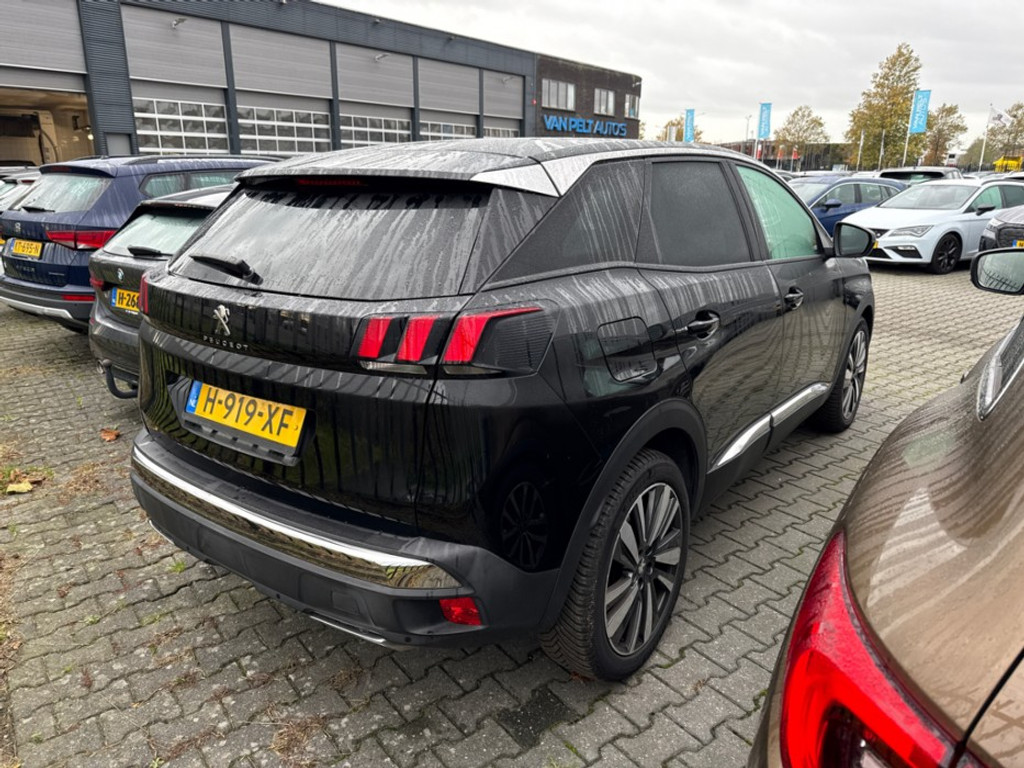 48861474-1.jpg