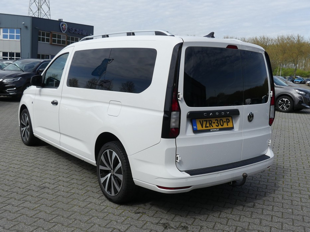 52499522-3.jpg