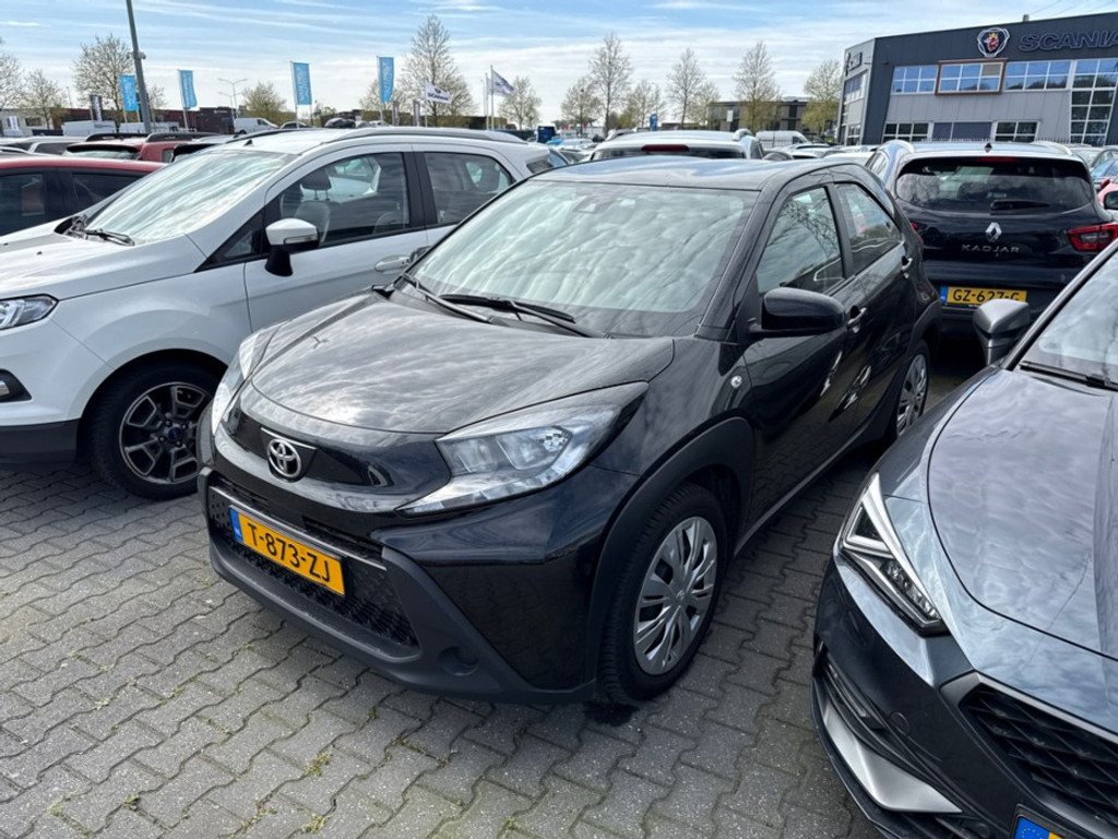 52520353