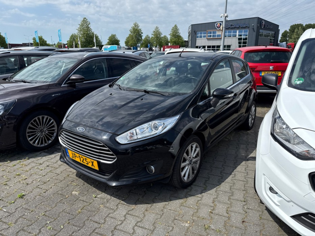 53704524-0.jpg