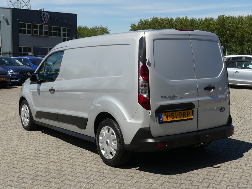 54391053-3.jpg
