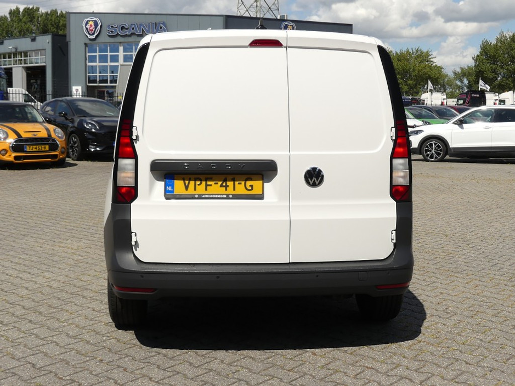 55399142-4.jpg