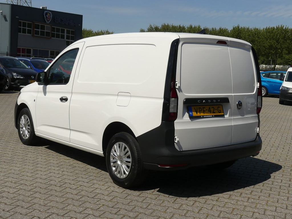 55399146-3.jpg