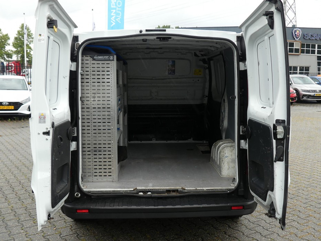 55451891-5.jpg